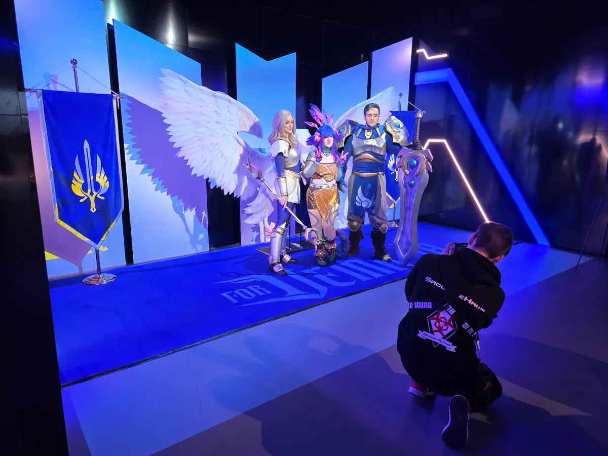 League of Legends Season One 2026 – Demacia-Installation im LEC-Studio – Bild 5